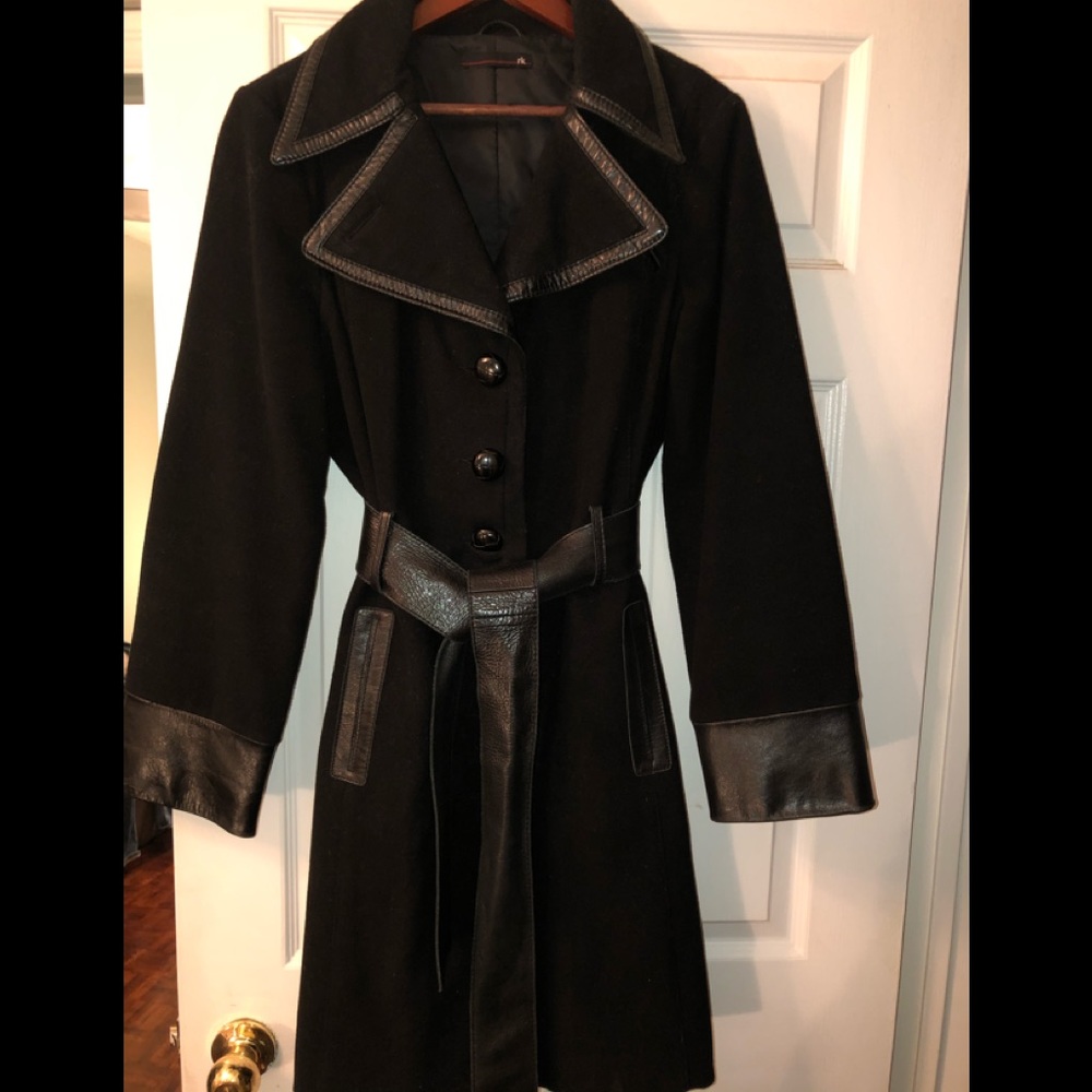 Ladies wool coat with leather trim